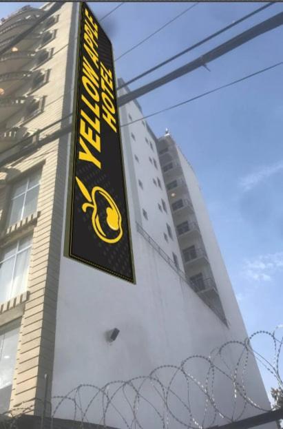 Yellow Apple Hotel Addis Abeba Esterno foto