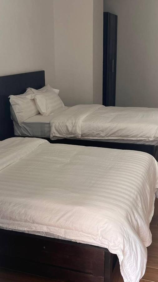 Yellow Apple Hotel Addis Abeba Esterno foto