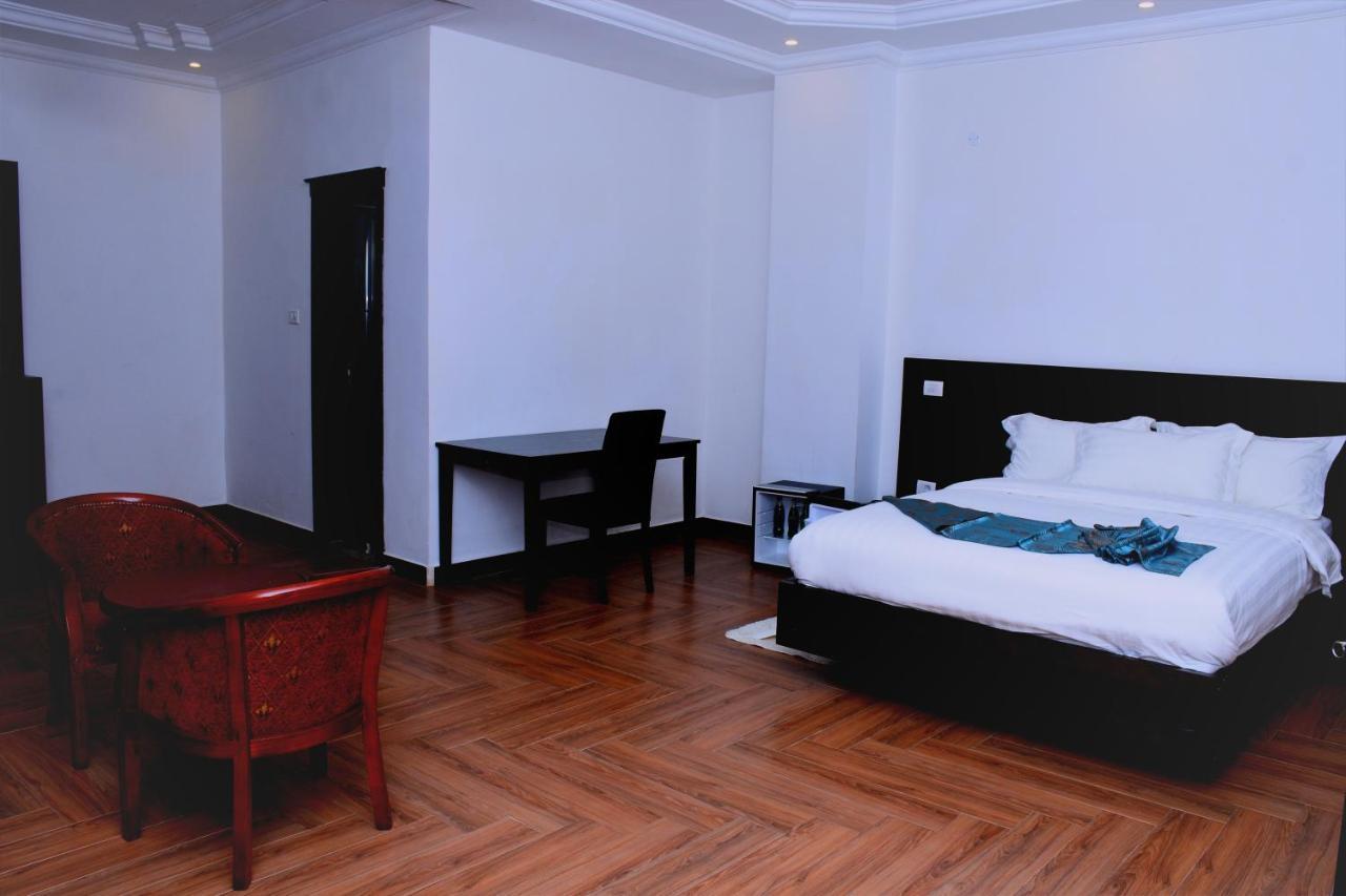 Yellow Apple Hotel Addis Abeba Esterno foto
