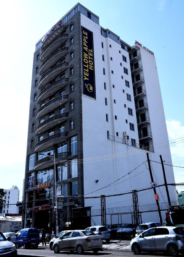 Yellow Apple Hotel Addis Abeba Esterno foto
