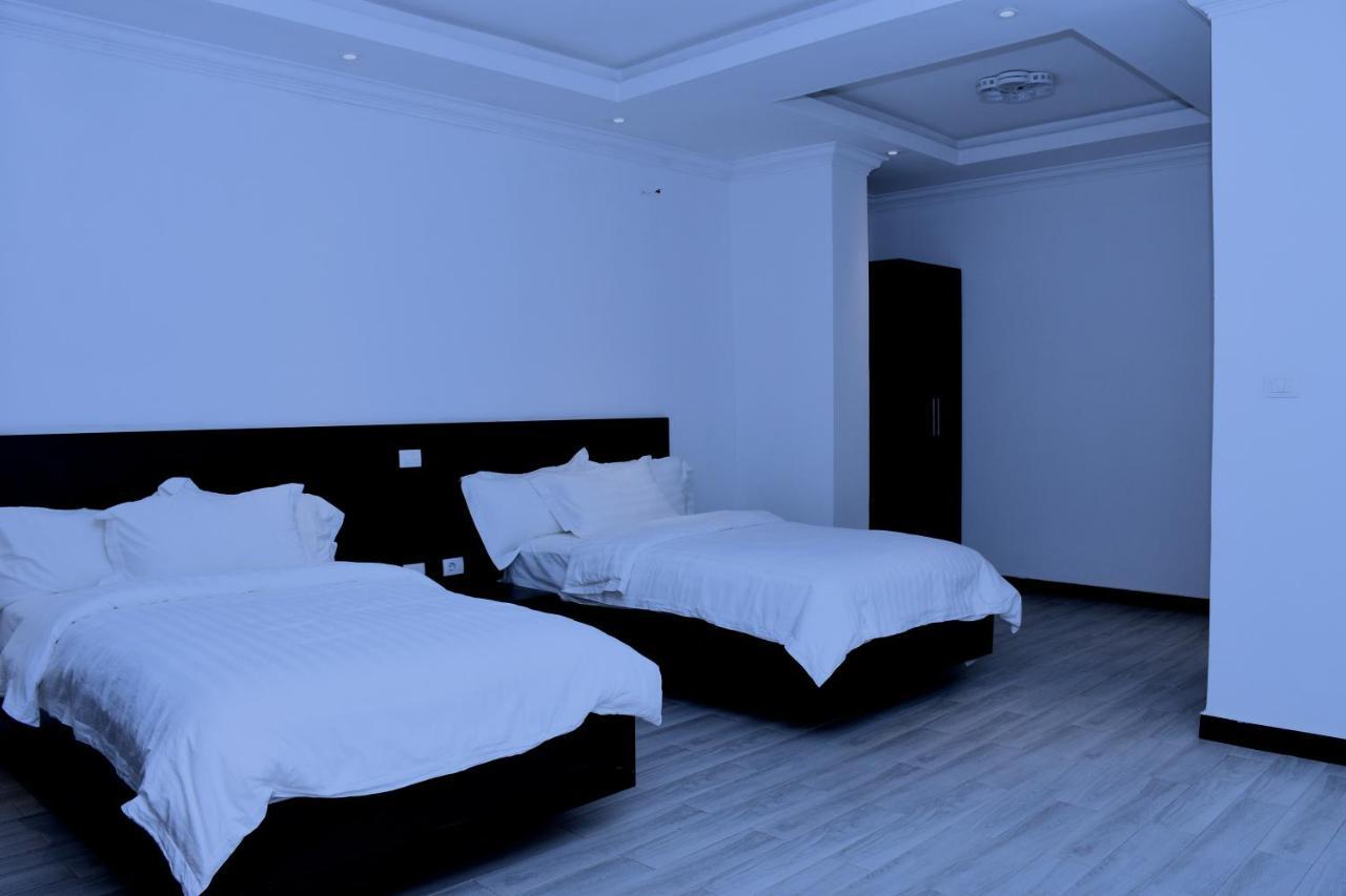 Yellow Apple Hotel Addis Abeba Esterno foto